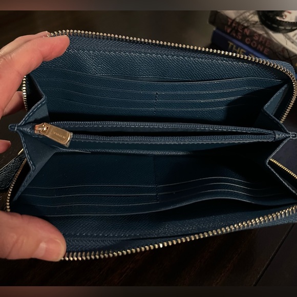 Coach Wallet - Picture 4 of 4